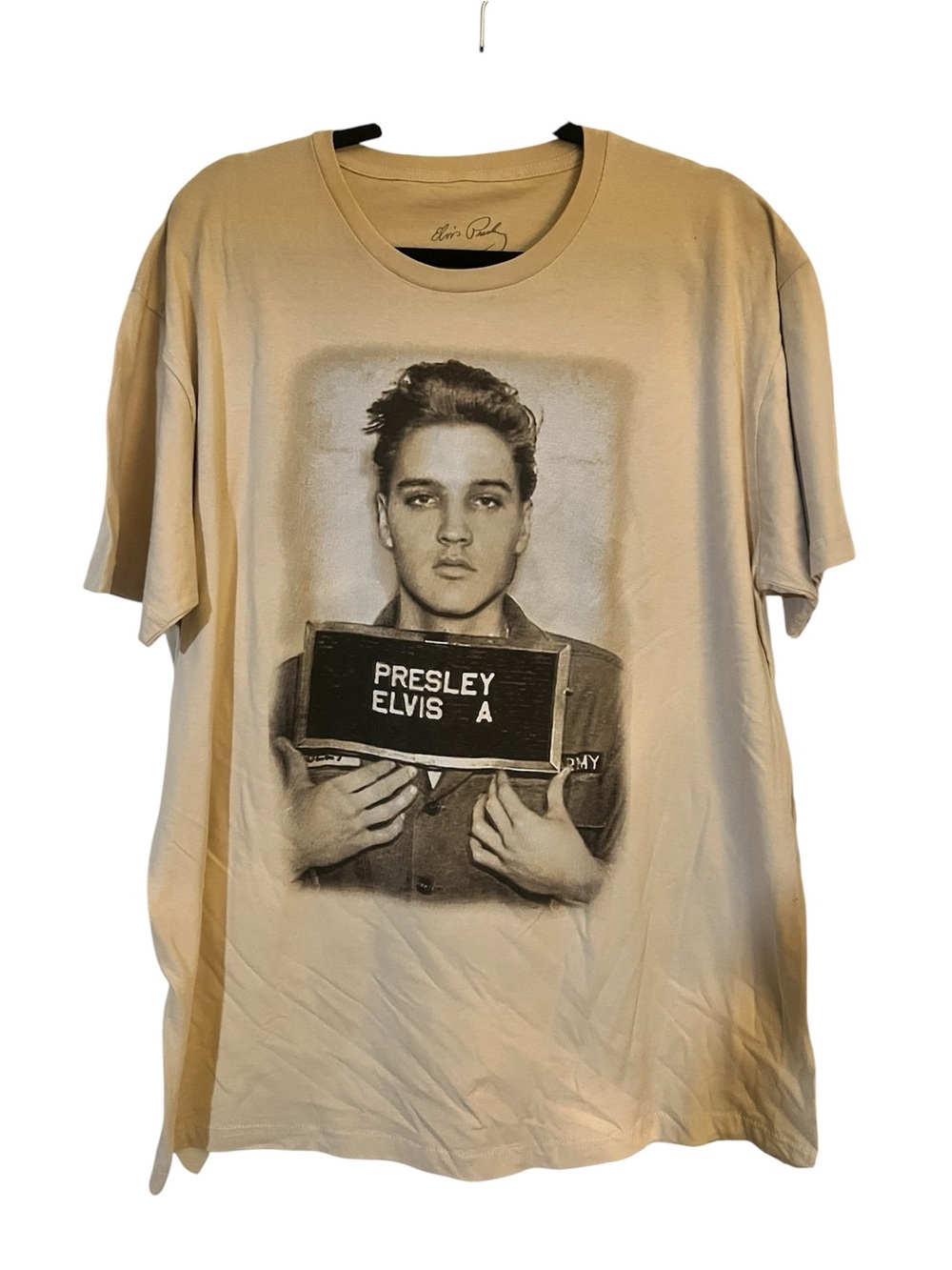 Hot Topic Beige Elvis Presley Graphic Short-Sleeve Tee